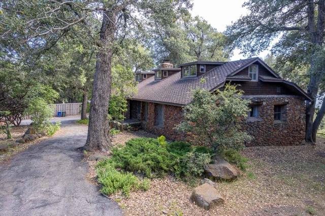 4597 Luneta Drive, Julian CA: https://media.crmls.org/mediaz/92cf93a1-3fb8-480c-861b-f2a6a9fd557d.jpg