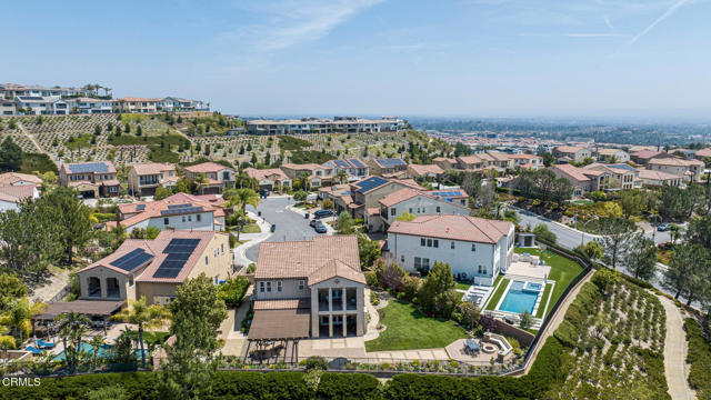 20752 Veneto Way, Porter Ranch CA: https://media.crmls.org/mediaz/92d010c7-5217-432b-b7dd-105c232159bc.jpg