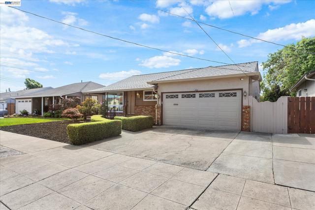 Image 2 of 46 For 831 Casanova Dr