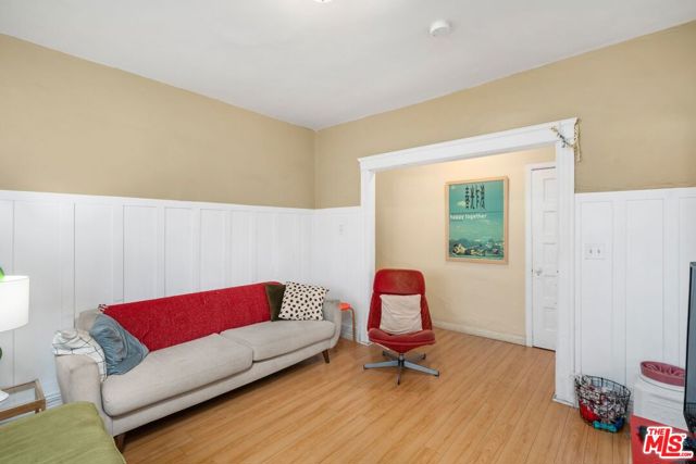 827 Lucile Avenue, Los Angeles CA: https://media.crmls.org/mediaz/92d040db-91e3-4fa3-9906-9cefe4dc5372.jpg