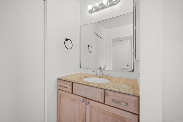 Detail Gallery Image 17 of 35 For 4604 Driftwood Cir, Carlsbad,  CA 92008 - 2 Beds | 2/1 Baths