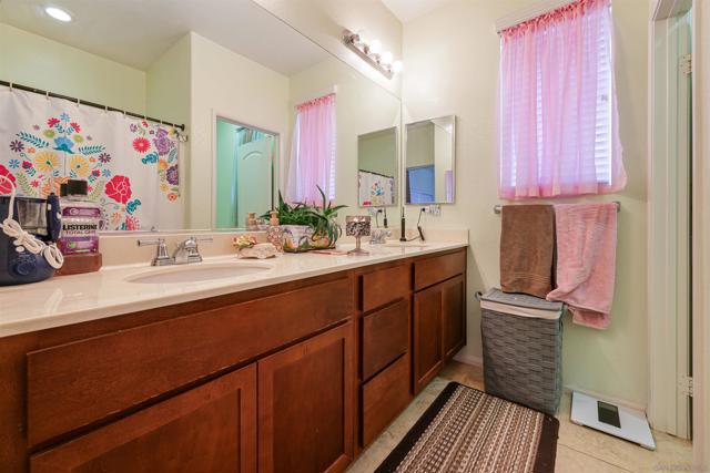 Image 16 of 22 For 1518 El Prado St  3