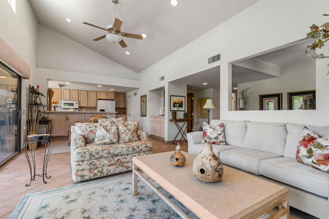 73259 Boxthorn Lane, Palm Desert CA: https://media.crmls.org/mediaz/92d08a29-cd1a-4282-9120-f0c0b3870218.jpg