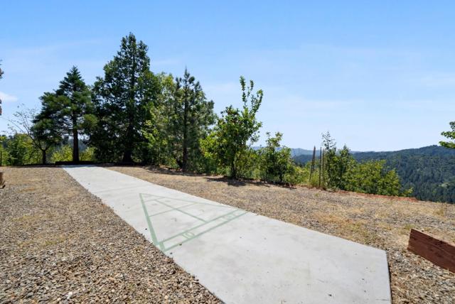 1315 Sunset Ridge Road, Los Gatos CA: https://media.crmls.org/mediaz/92d0ceaf-d97b-4b9e-bc78-7589efafac6d.jpg