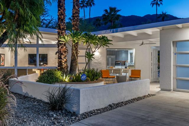 71653 Mirage Road, Rancho Mirage CA: https://media.crmls.org/mediaz/92d1194c-ebfb-4e8f-bfda-ca34c6a05e23.jpg