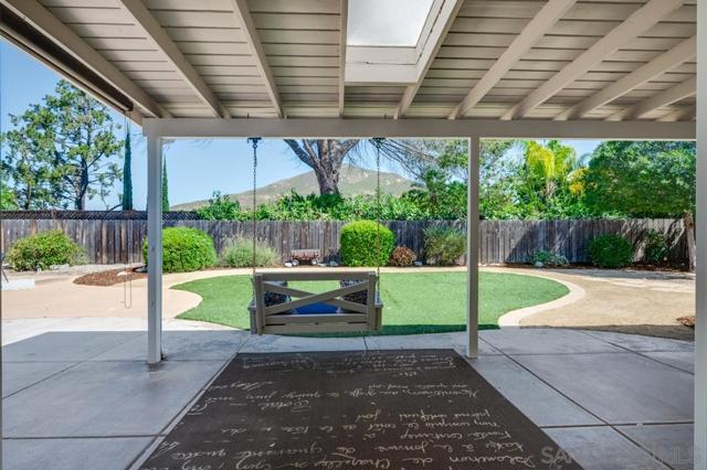 7634 Flag Lake, San Diego CA: https://media.crmls.org/mediaz/92d159cb-3791-410e-a97b-401d4e7415a2.jpg