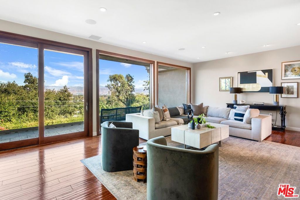 13475 Rand DriveSherman Oaks img 2