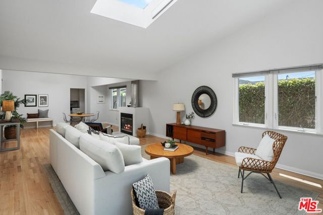 12657 Dewey Street, Los Angeles CA: https://media.crmls.org/mediaz/92d1bf0f-53b4-435e-be9c-30e70ce8df6f.jpg