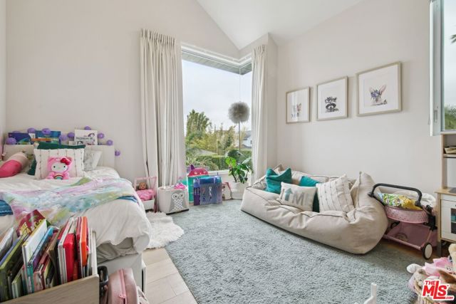 1310 Preston Way, Venice CA: https://media.crmls.org/mediaz/92d252f1-f7bb-43df-80bd-f13c8c055439.jpg