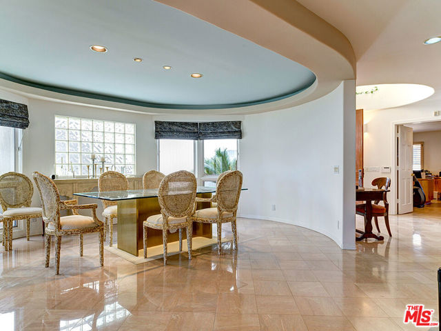 4611 ROMA Court photo 4