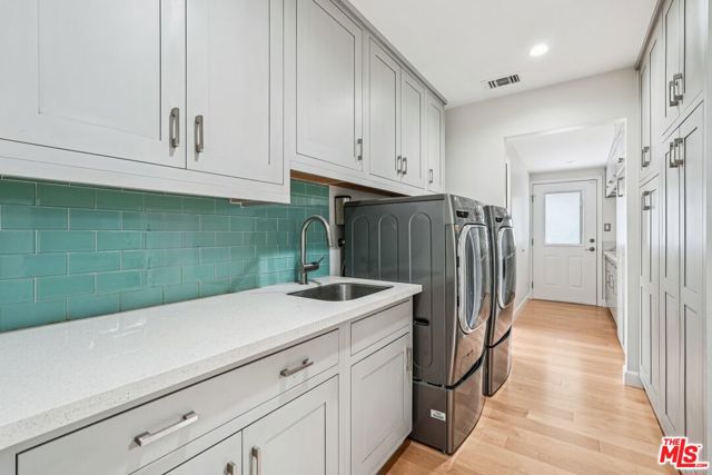 240 Oakhurst Lane, Arcadia CA: https://media.crmls.org/mediaz/92d330d2-2e31-4afd-baf5-ba049d428d88.jpg