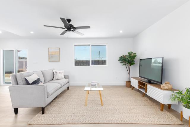 748 Alveda Avenue, El Cajon CA: https://media.crmls.org/mediaz/92d3402e-f623-41ad-98cd-1117c1492735.jpg