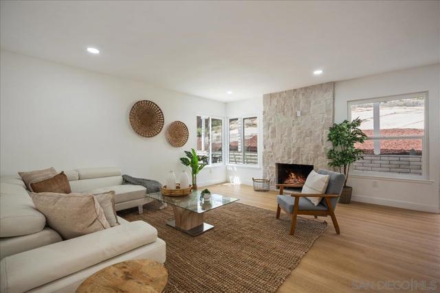 17283 Montero Rd, San Diego CA: https://media.crmls.org/mediaz/92d49774-d52d-4554-a803-1629dd8b6ba7.jpg