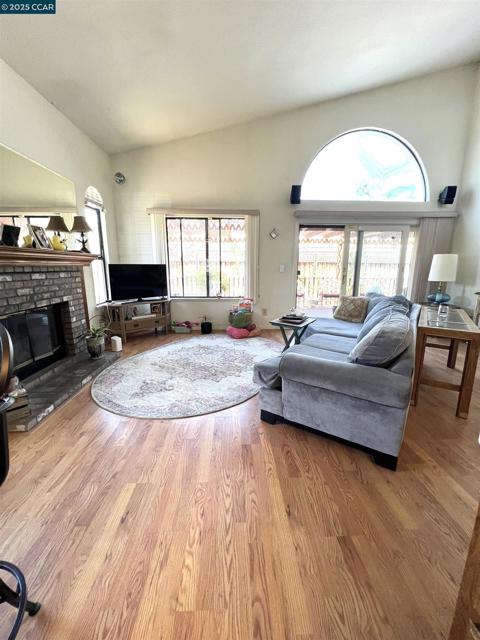 1170 Mills Place, Oakley CA: https://media.crmls.org/mediaz/92d4bef0-cd70-4699-9f9a-4843645fc40c.jpg