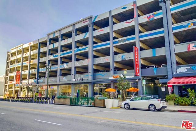 1130 S Flower Street, Los Angeles CA: https://media.crmls.org/mediaz/92d5719e-967d-4d0f-930f-dcc0967fc053.jpg