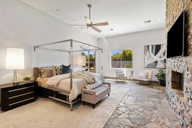 28 Clancy Lane S Lane, Rancho Mirage CA: https://media.crmls.org/mediaz/92d5e2cb-321b-4cf4-bce9-20f538ea18f4.jpg