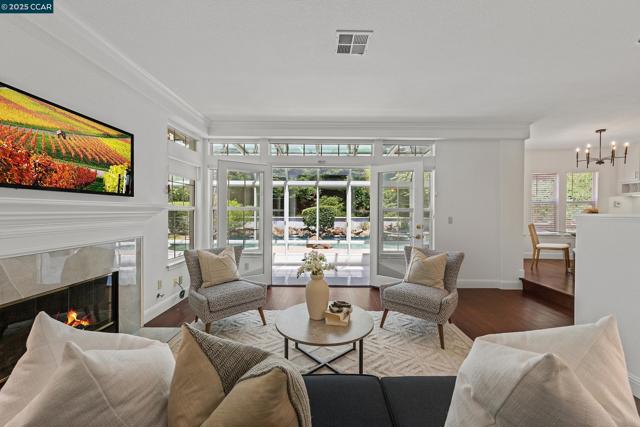 4253 Golden Oak Ct, Danville CA: https://media.crmls.org/mediaz/92d5e7aa-5121-4ce4-a16c-977e17496fe3.jpg
