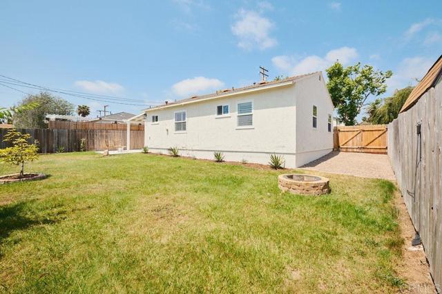 1713 Stewart Street, Oceanside CA: https://media.crmls.org/mediaz/92d5fe6f-4a7a-4dfc-920a-ec0f20b06d64.jpg