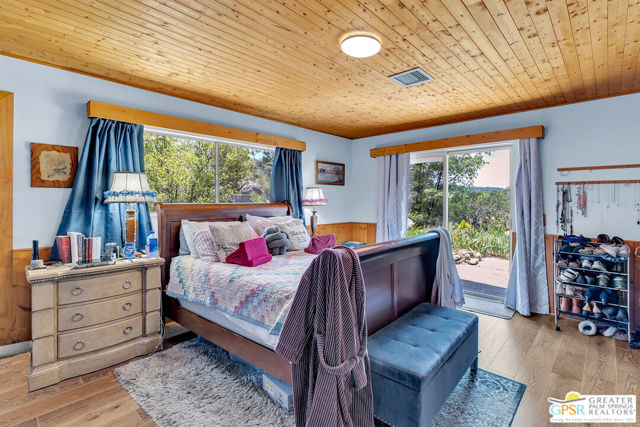 21395 Highway 243, Idyllwild CA: https://media.crmls.org/mediaz/92d75650-f193-48ae-b25f-2243bac435a4.jpg