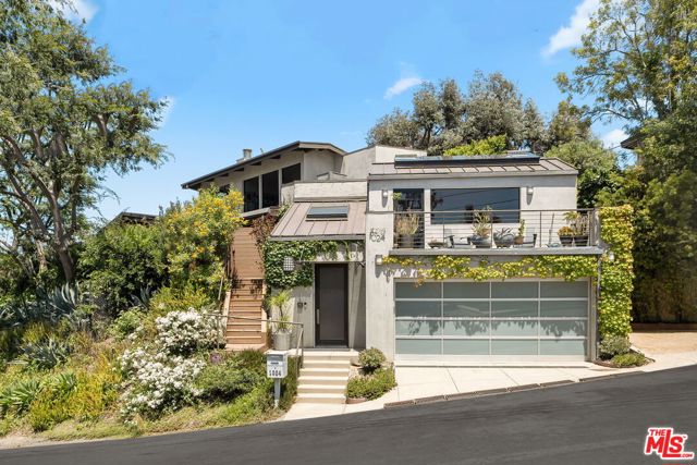 1024 Lindenwood Lane, Los Angeles, CA 90049