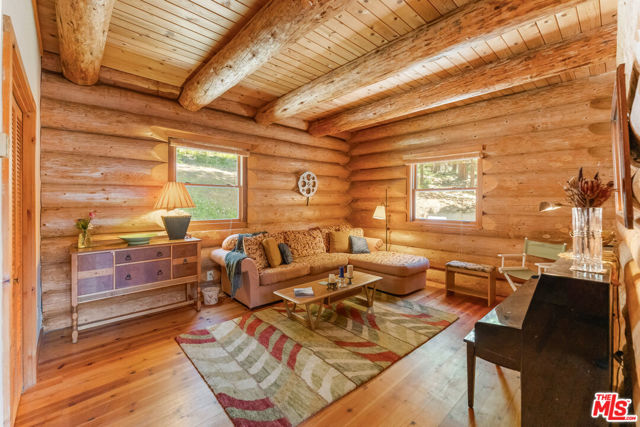 15050 Scott Bar Mountain Lookout Road, Fort Jones CA: https://media.crmls.org/mediaz/92d7a768-ea11-4d1e-963b-b2b0f1b4ce3c.jpg