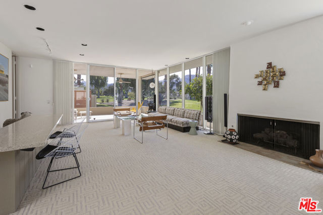 6 Cody Court, Rancho Mirage CA: https://media.crmls.org/mediaz/92d7c6c0-900b-4d05-a41d-42bd155e19ea.jpg