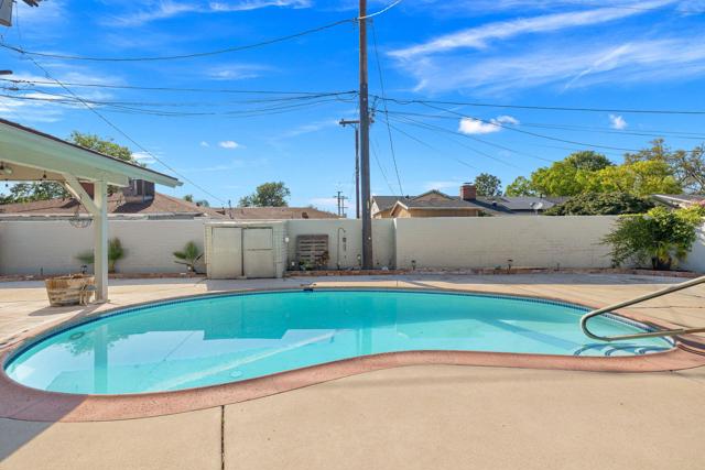 3774 Maywood Court, San Bernardino CA: https://media.crmls.org/mediaz/92d7ed2e-33c4-462e-8e8d-48226569c25a.jpg