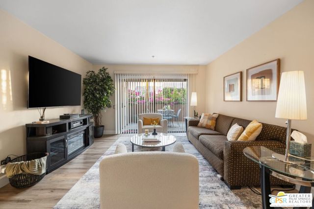 Image 6 of 21 For 222 Calle El Segundo  529