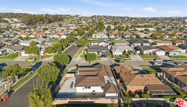 Image 65 of 70 For 19203 Galway Avenue