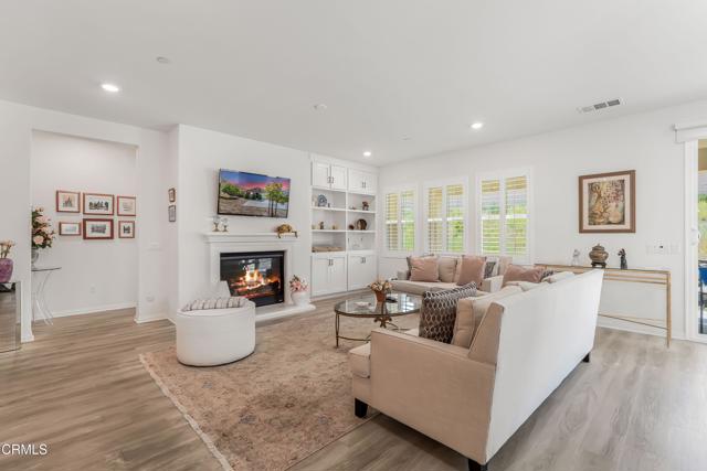 566 Purple Sage Lane, Simi Valley CA: https://media.crmls.org/mediaz/92d88217-b420-428e-993a-1ed3682763db.jpg