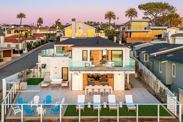 303 Sea Lane, La Jolla CA: https://media.crmls.org/mediaz/92d96227-2a42-4a6f-bffe-670e08c415ad.jpg