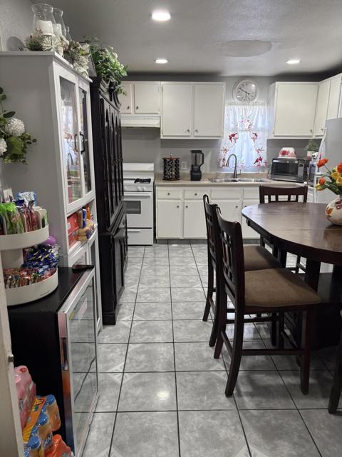 7848 Elm Street, San Bernardino CA: https://media.crmls.org/mediaz/92da822d-f8ac-4545-98a2-db4b03e6083e.jpg