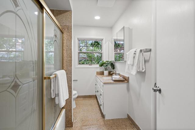 332 Camino Al Lago, Menlo Park CA: https://media.crmls.org/mediaz/92daef7e-774d-4b4c-baf4-ade7e6b2c169.jpg