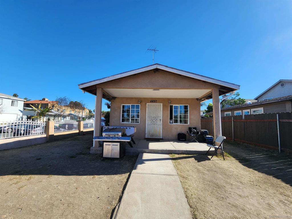 4497 Altadena Ave