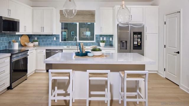 14238 Jonah Way, San Diego CA: https://media.crmls.org/mediaz/92db936f-9c92-4d28-ae3e-c110774b28f4.jpg
