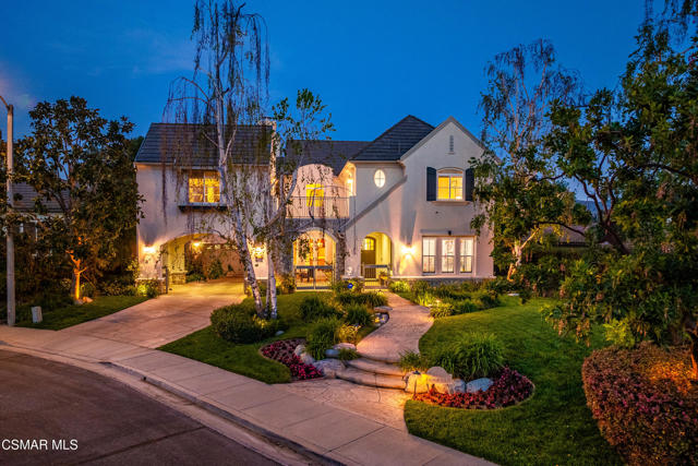 1008 N Country Club Drive, Simi Valley CA: https://media.crmls.org/mediaz/92dc88f9-40c8-4e88-9dcd-c56517128b6e.jpg