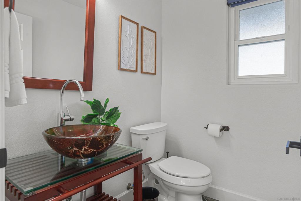 MLS #250043071SD image #17