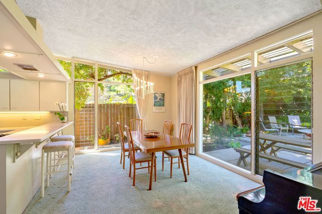 7545 Kimdale Lane, Los Angeles CA: https://media.crmls.org/mediaz/92dd5110-0886-470a-ad88-5d2266c0d32a.jpg