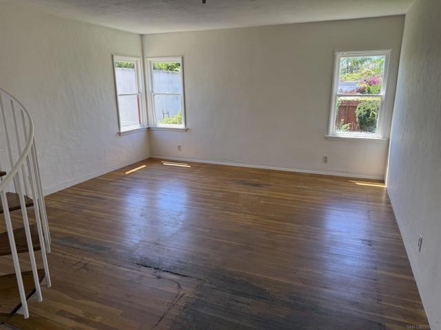 4860 Marlborough Drive, San Diego CA: https://media.crmls.org/mediaz/92dd8d39-1126-4bc5-9e43-dda1760e4baa.jpg