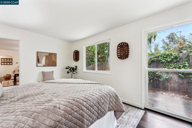 5810 Estates Dr, Oakland CA: https://media.crmls.org/mediaz/92de5435-2fc6-4716-ad55-4394cf418033.jpg