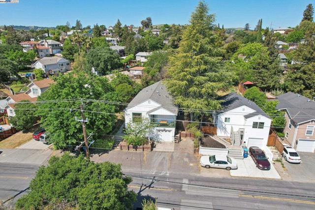 1101 Palm Avenue, Martinez CA: https://media.crmls.org/mediaz/92df062e-e38f-4c70-9100-1c583c220cdc.jpg
