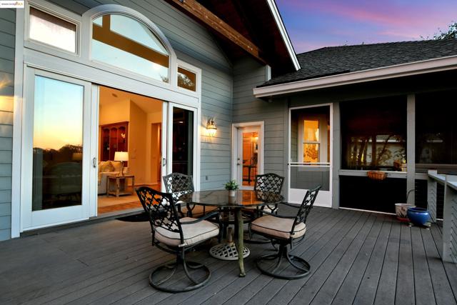 16096 Parkridge Ave, Sonora CA: https://media.crmls.org/mediaz/92df2e9b-da76-48b9-8db2-9268cd03f4cf.jpg