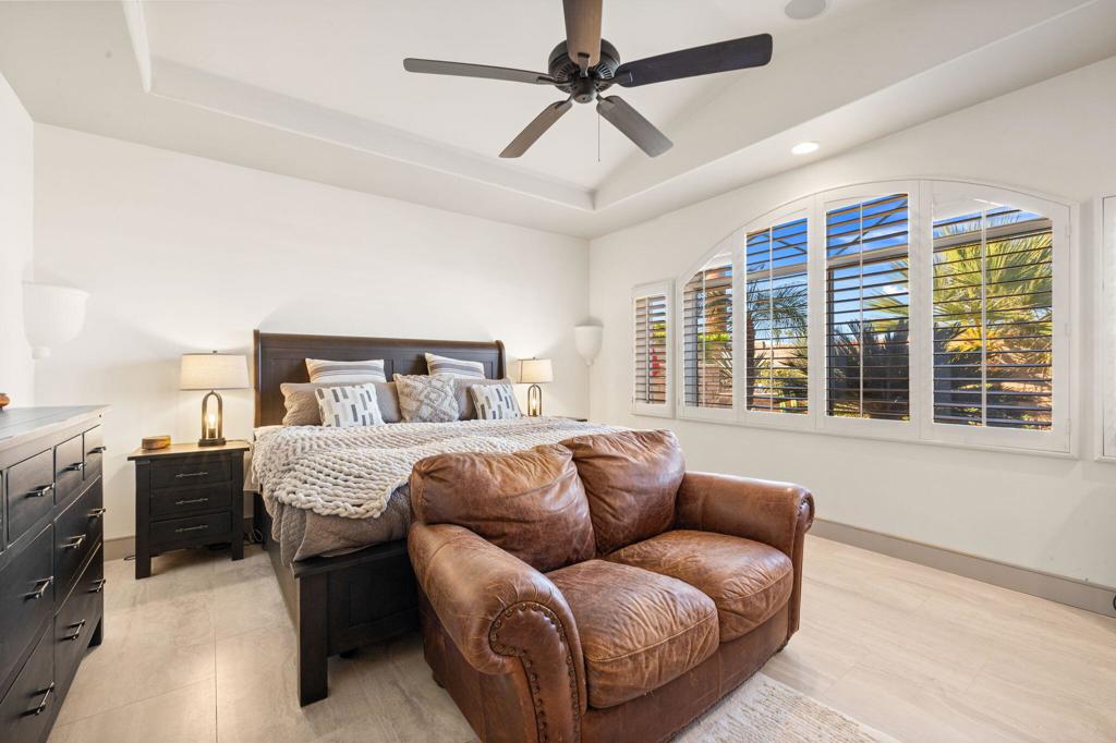 https://media.crmls.org/mediaz/92df8395-bbc9-4f01-b09e-87ddbf7bf847.jpg?preset=X-Large