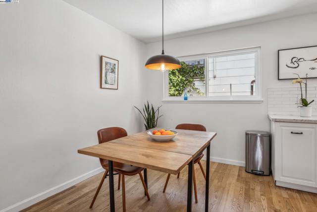 1233 Broadway, Alameda CA: https://media.crmls.org/mediaz/92e0955a-14c4-4a8a-862b-b10637bbf1b8.jpg