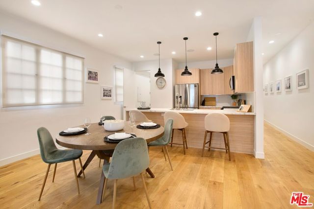 418 N Stanley Avenue, Los Angeles CA: https://media.crmls.org/mediaz/92e0c44f-c75d-4764-990f-4ce0570a076c.jpg