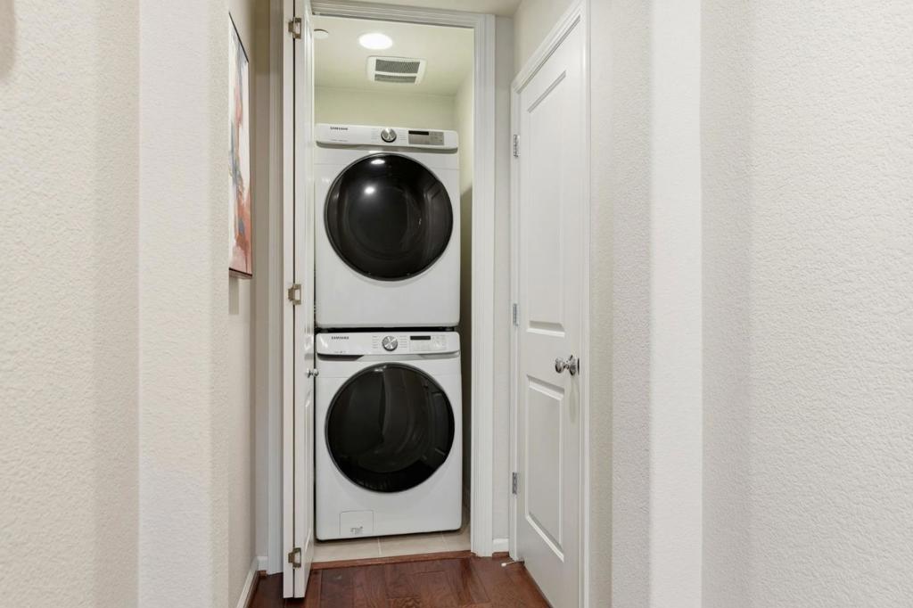 https://media.crmls.org/mediaz/92e14338-bb8e-4308-a2b6-42fb603fe5fc.jpg?preset=X-Large