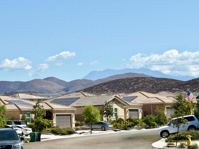 32757 Marin fields, Winchester CA: https://media.crmls.org/mediaz/92e193ad-faff-4dfb-b781-0c0aca18b425.jpg