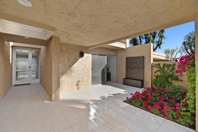 73450 Dalea Lane, Palm Desert CA: https://media.crmls.org/mediaz/92e1b91b-1e62-4717-a8ab-e361acf4ee85.jpg
