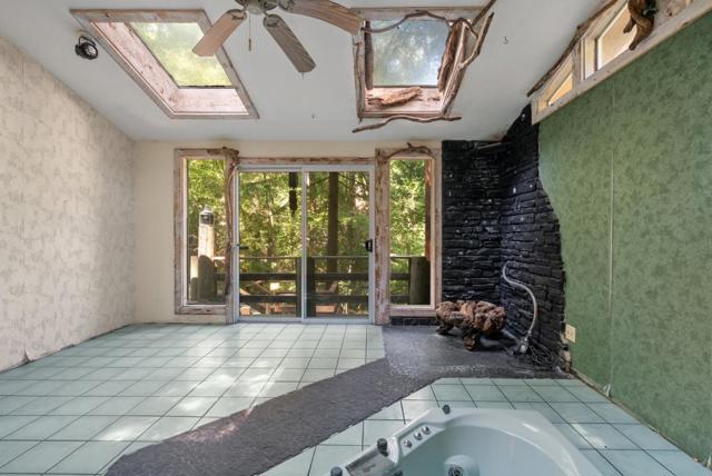 9609 E Zayante Road, Felton CA: https://media.crmls.org/mediaz/92e29275-dff2-4828-8b84-00cd3617a4db.jpg