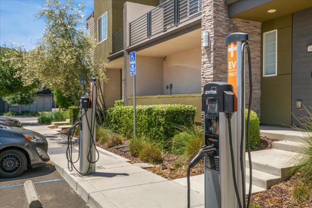 29333 Hub Court, Hayward CA: https://media.crmls.org/mediaz/92e2bec0-4fe9-4438-9f1f-e6b155747a32.jpg